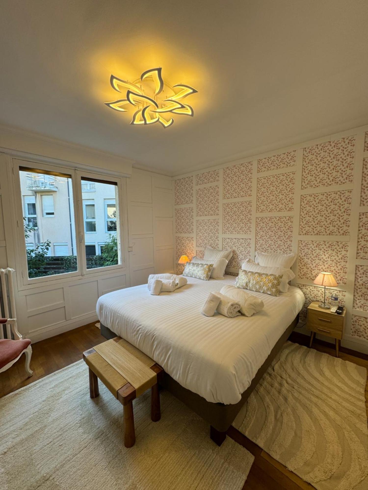 Erawan Boutique Hotel Évreux Eksteriør bilde