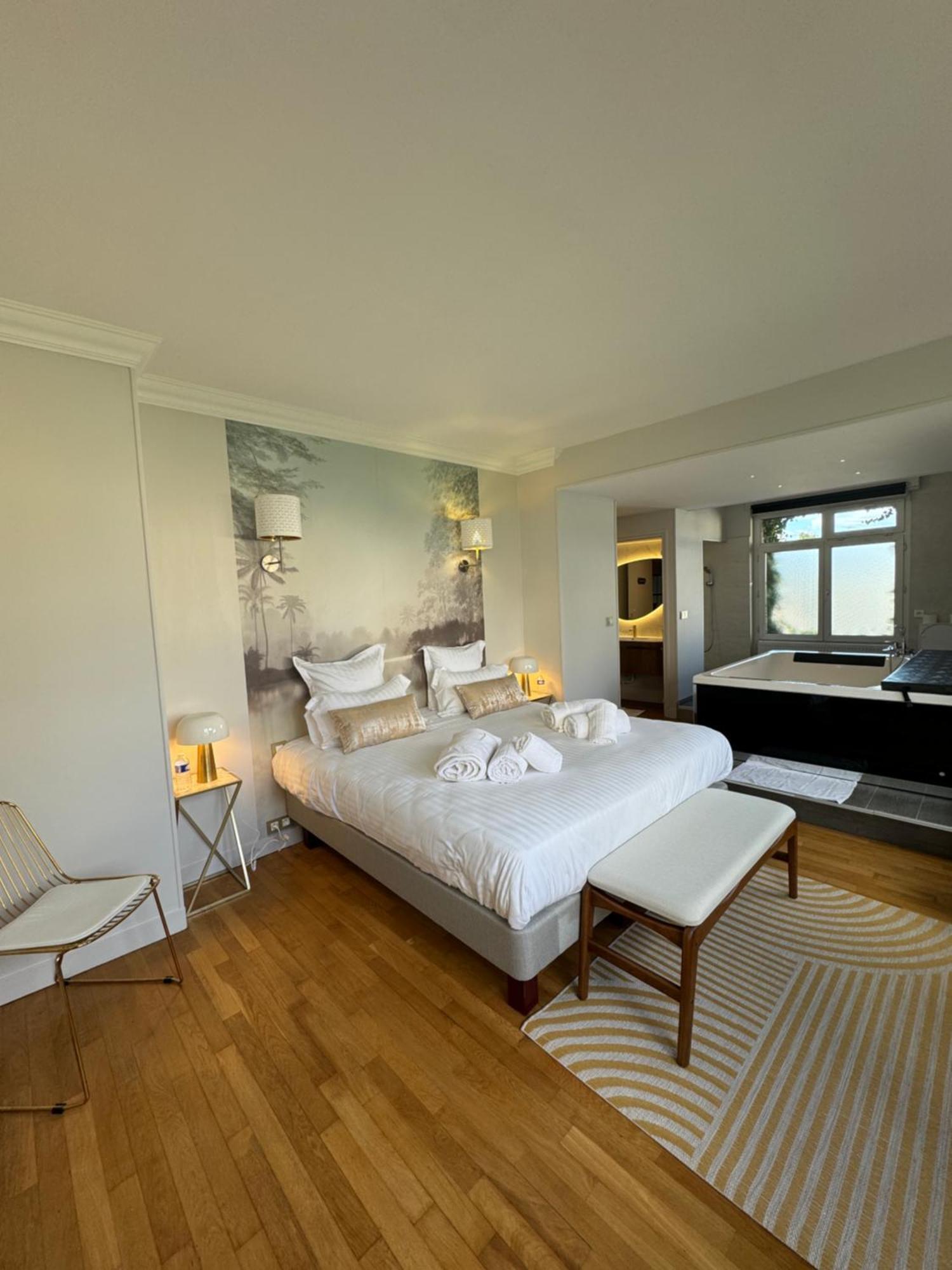 Erawan Boutique Hotel Évreux Eksteriør bilde