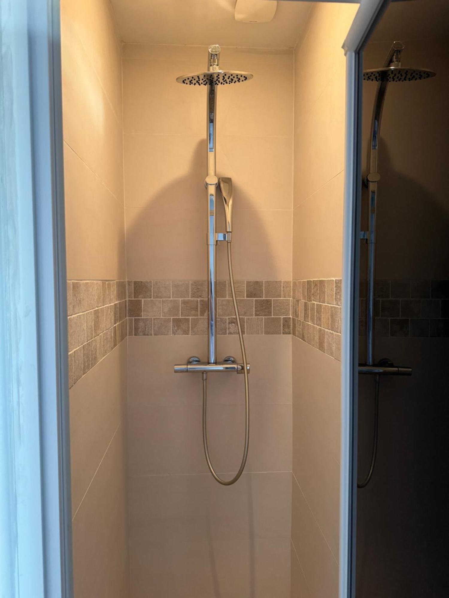 Erawan Boutique Hotel Évreux Eksteriør bilde