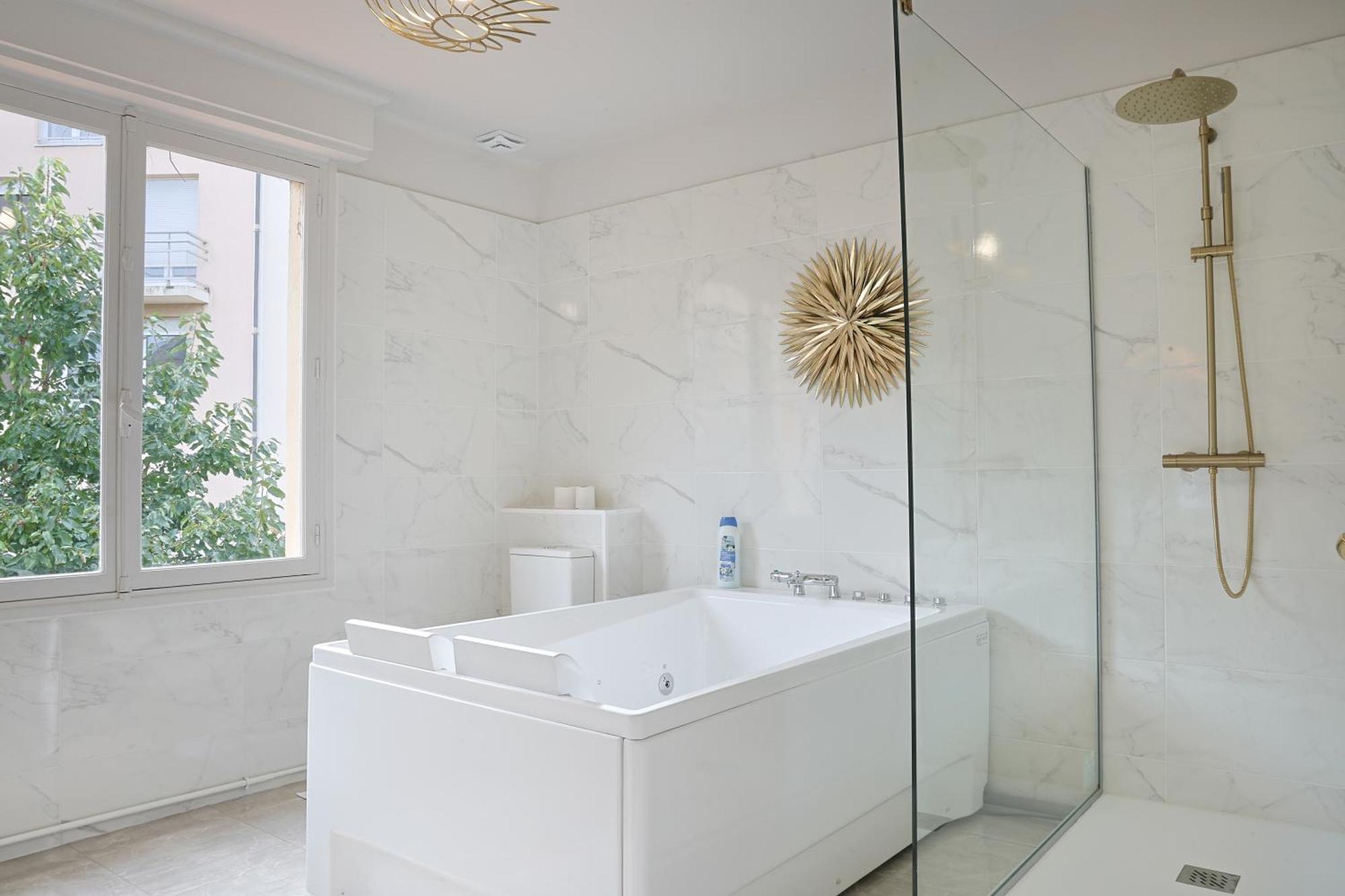 Erawan Boutique Hotel Évreux Eksteriør bilde
